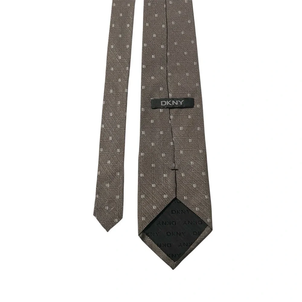 DKNY Sophisticated Brown Patterned Tie
